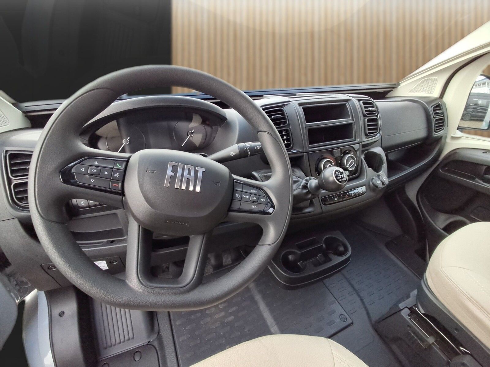 Fahrzeugabbildung Karmann Dexter DE 625  Captain-Chair-Sitze, RFK