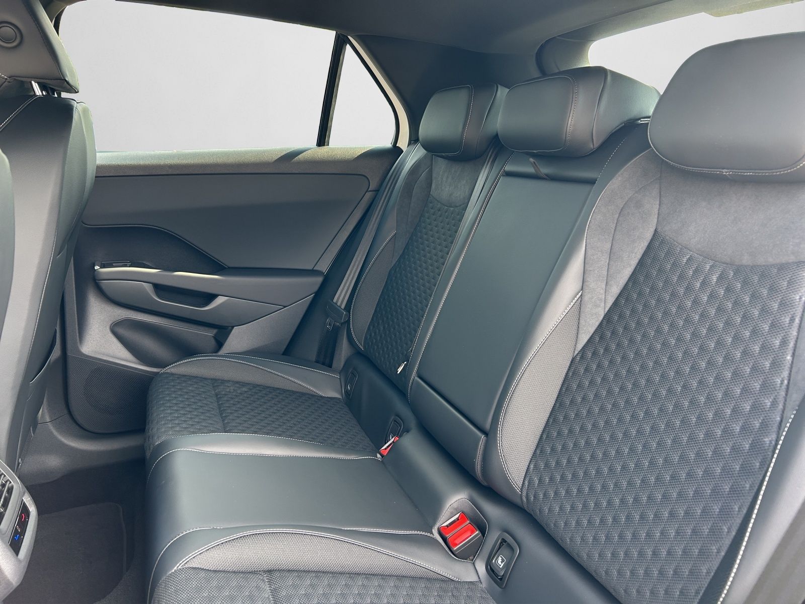 Volkswagen T-Roc - Bild 16