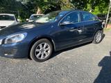 Volvo S60 Lim. Momentum/6Gang/Teilleder/SHZ/PDC/AHK - Volvo Gebrauchtwagen von 2011