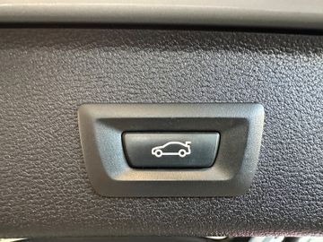 MYAUTOCENTER – Gebraucht- und Jahreswagen mit Werkstattservice in Pfaffenhofen BMW X3 xDrive 20 d *M Paket*BiXenon*Leder*TOP*