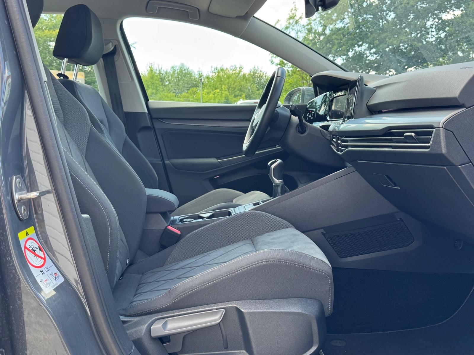 Volkswagen Golf VIII Lim. Style 1.Hd 8f. Nav DAB LED Massag, миниатюра 26