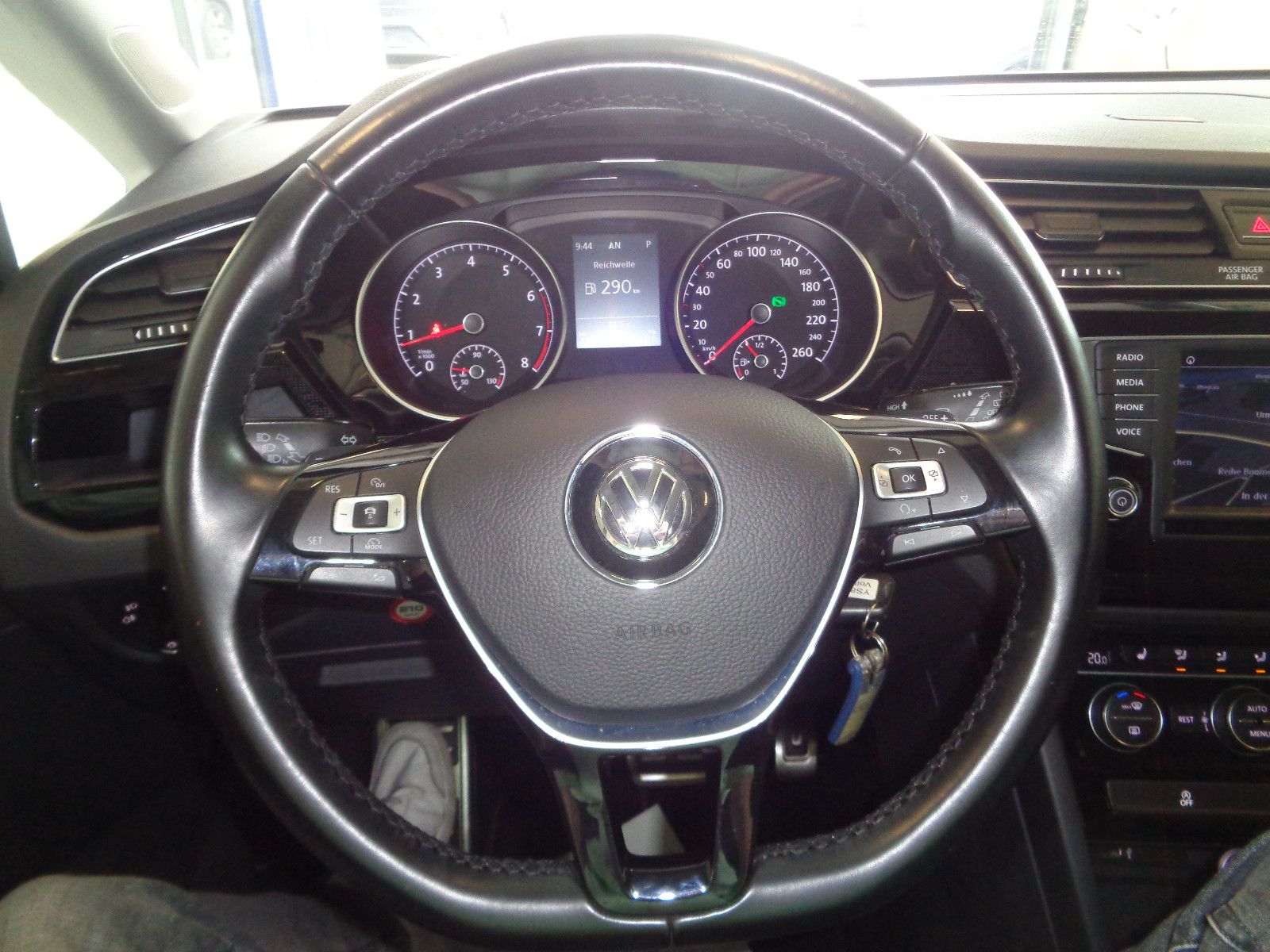 Fahrzeugabbildung Volkswagen Touran Sound / NAVI / AHK / PANORAMA / LED