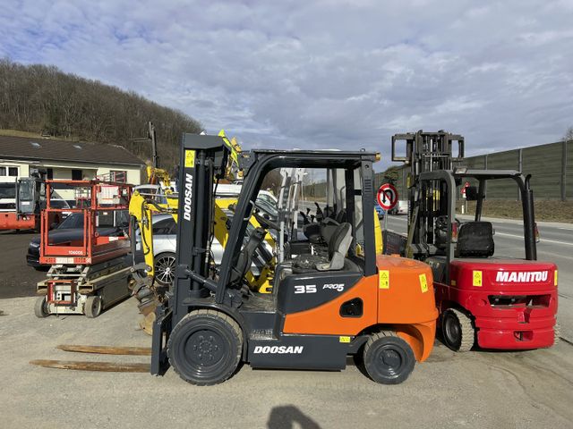 Doosan D35C-5 *Triplex+Seitenschieber*