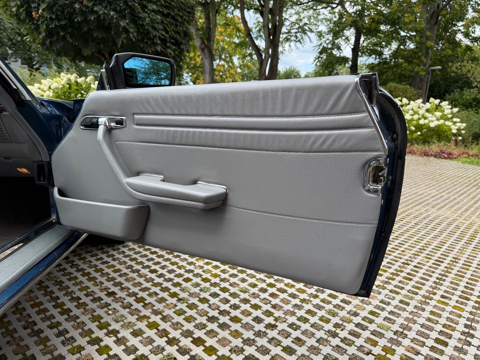 Fahrzeugabbildung Mercedes-Benz SL 560
