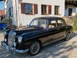 Mercedes-Benz 220S Oldtimer - Mercedes-Benz 220: Braun