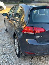 Volkswagen Golf - 10