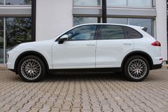 PORSCHE Cayenne S Diesel/ LUFTFAHR. PASM / PDLS+/ BOSE PORSCHE Cayenne S Diesel/ LUFTFAHR. PASM / PDLS+/ BOSE