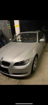 BMW 320i Coupé - - BMW 320 aus 2008: Coupe, 320i