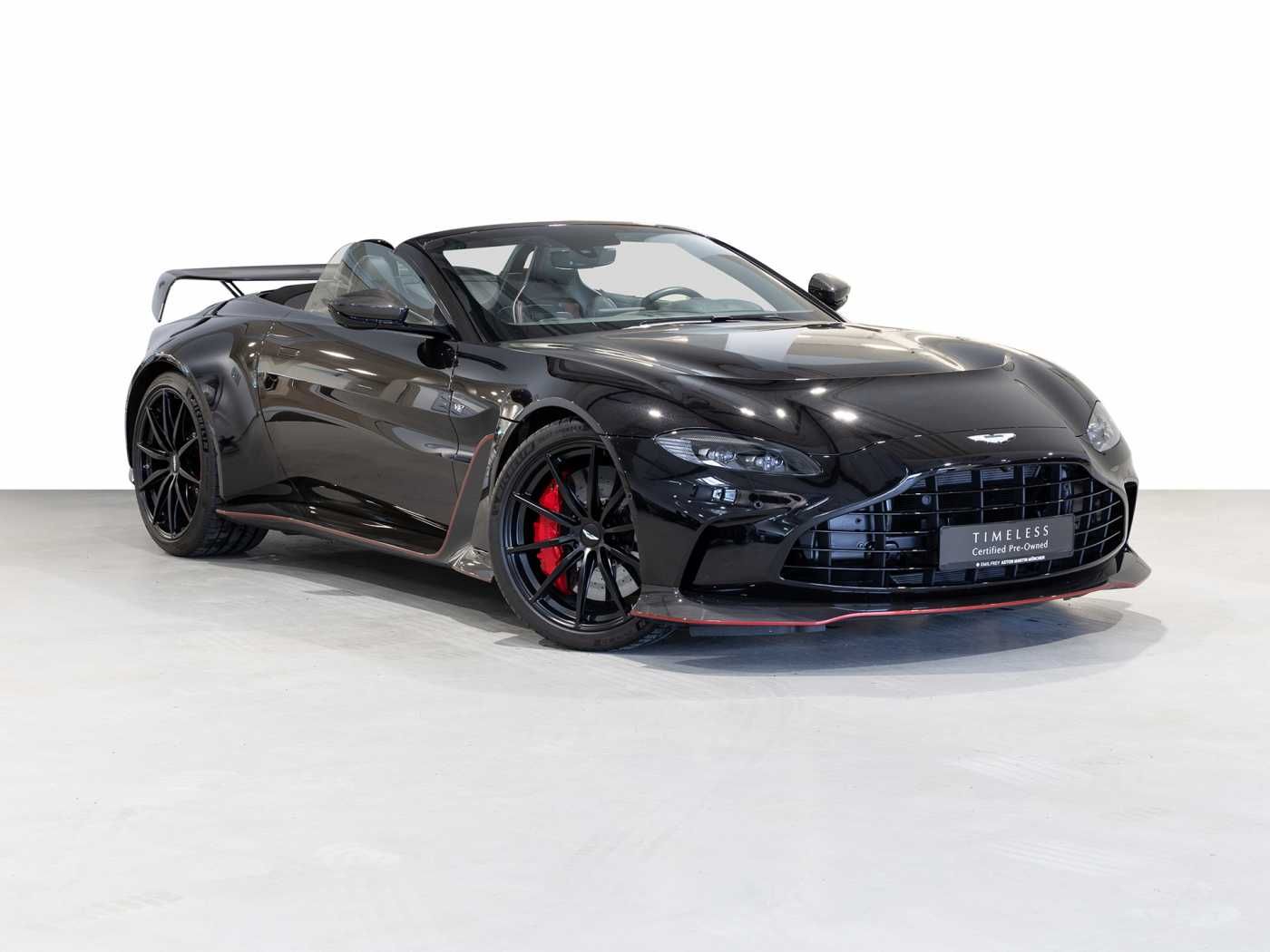 ASTON MARTIN V12 Vantage