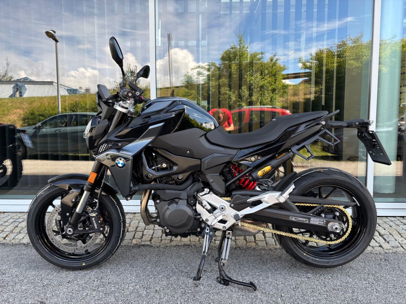 Fahrzeugabbildung BMW F 900 R Triple Black 4 Pakete