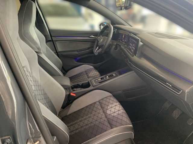 Fahrzeugabbildung Volkswagen Golf R-Line 1,5 l eTSI OPF 110 kW (150 PS) 7-Gan