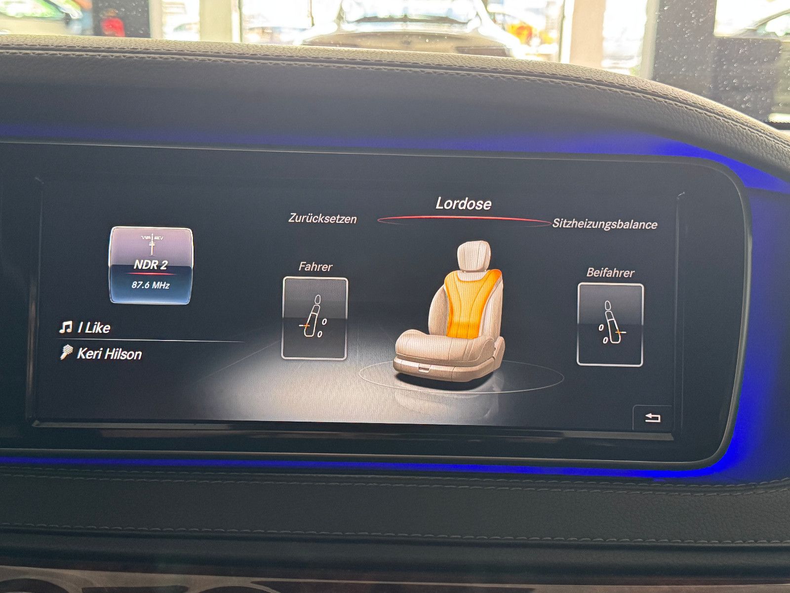 Fahrzeugabbildung Mercedes-Benz S 500 4MATIC LANG PANORAMA BURMESTER 4XSITZKLIMA