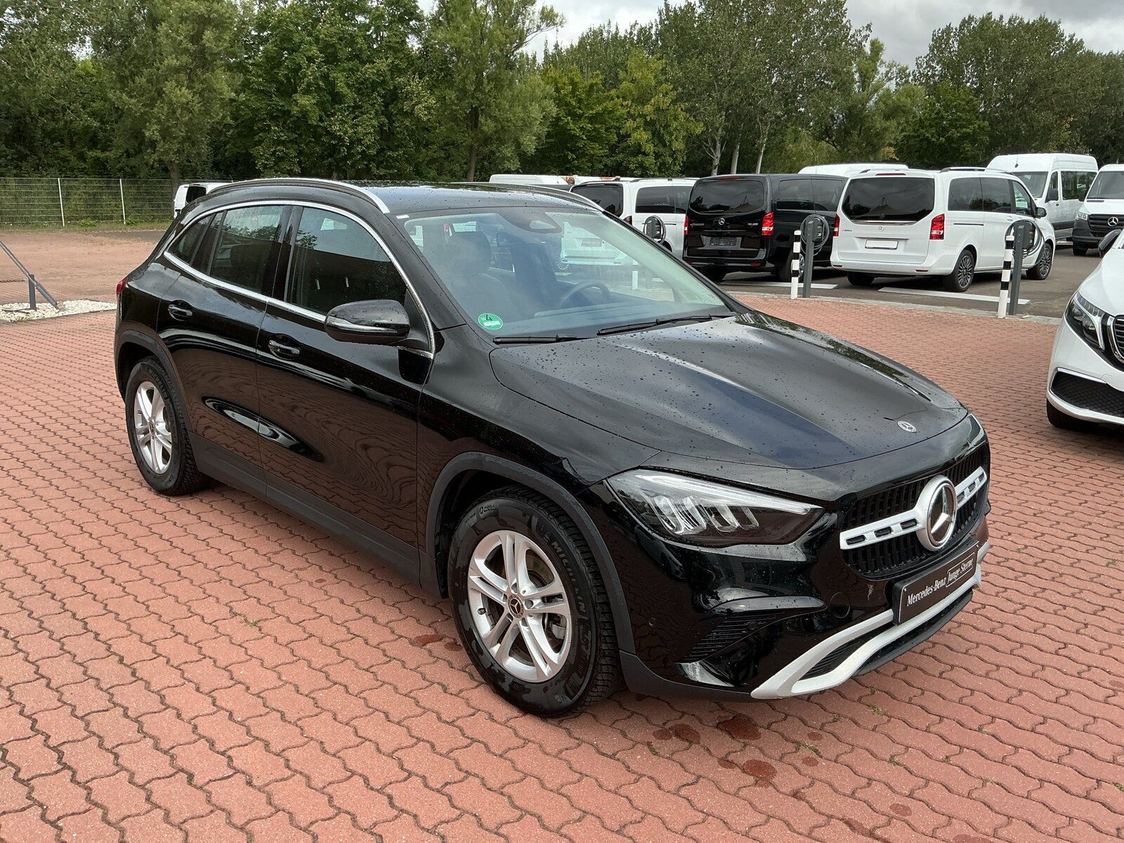 Mercedes-Benz GLA 200 MBUX Prem RüCam Spur WinterPak Totw AHK imagem 3