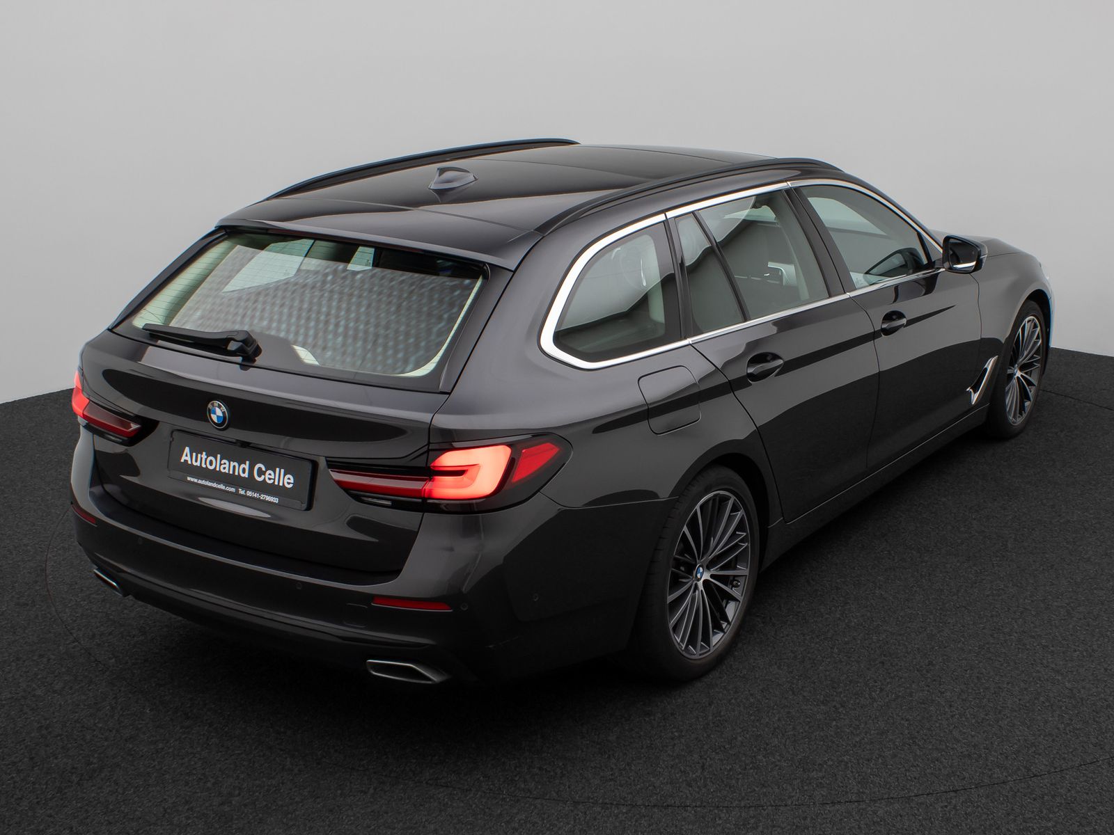 Fahrzeugabbildung BMW 520d Panorama Kamera HUD DAB 4Klima Alarm 19Zoll
