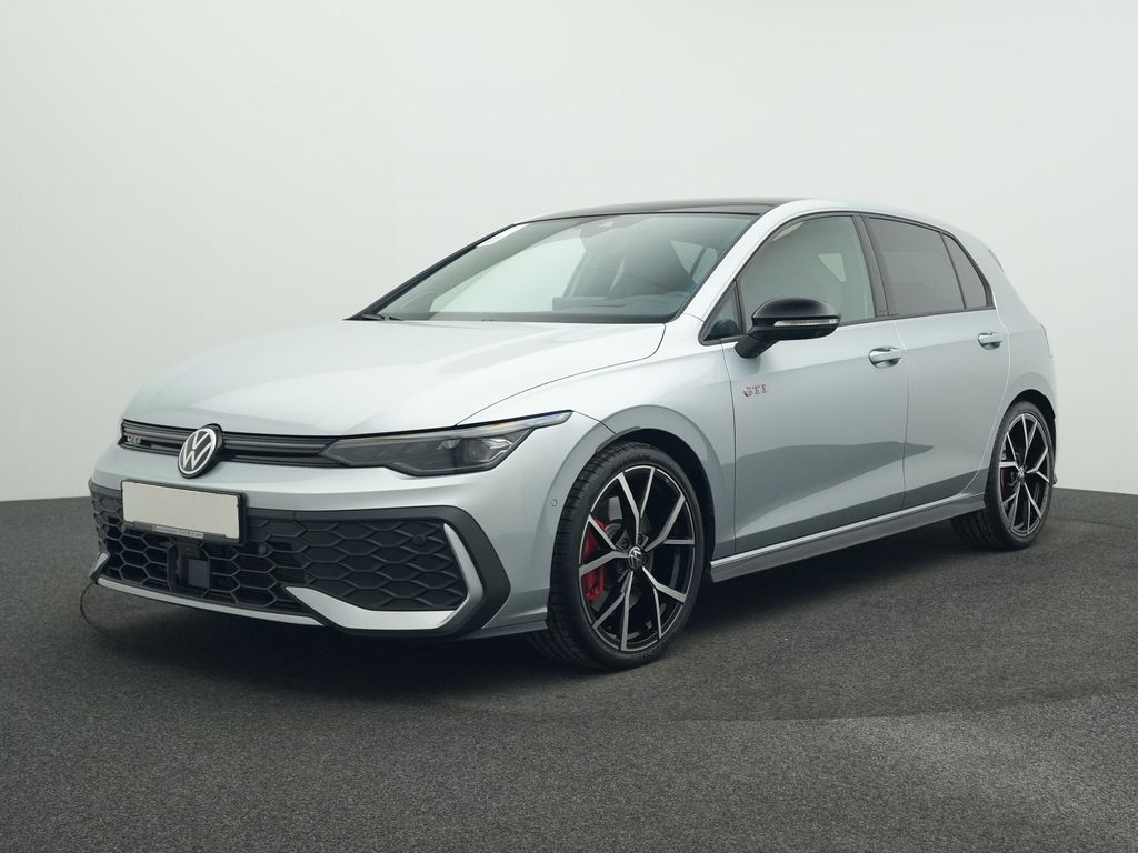 Volkswagen Golf — hlavná fotografia