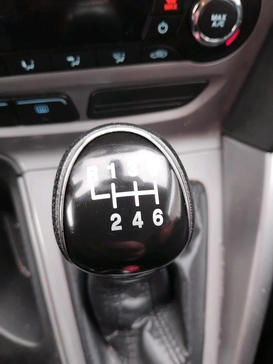 Ford Focus 2012 — photo 5
