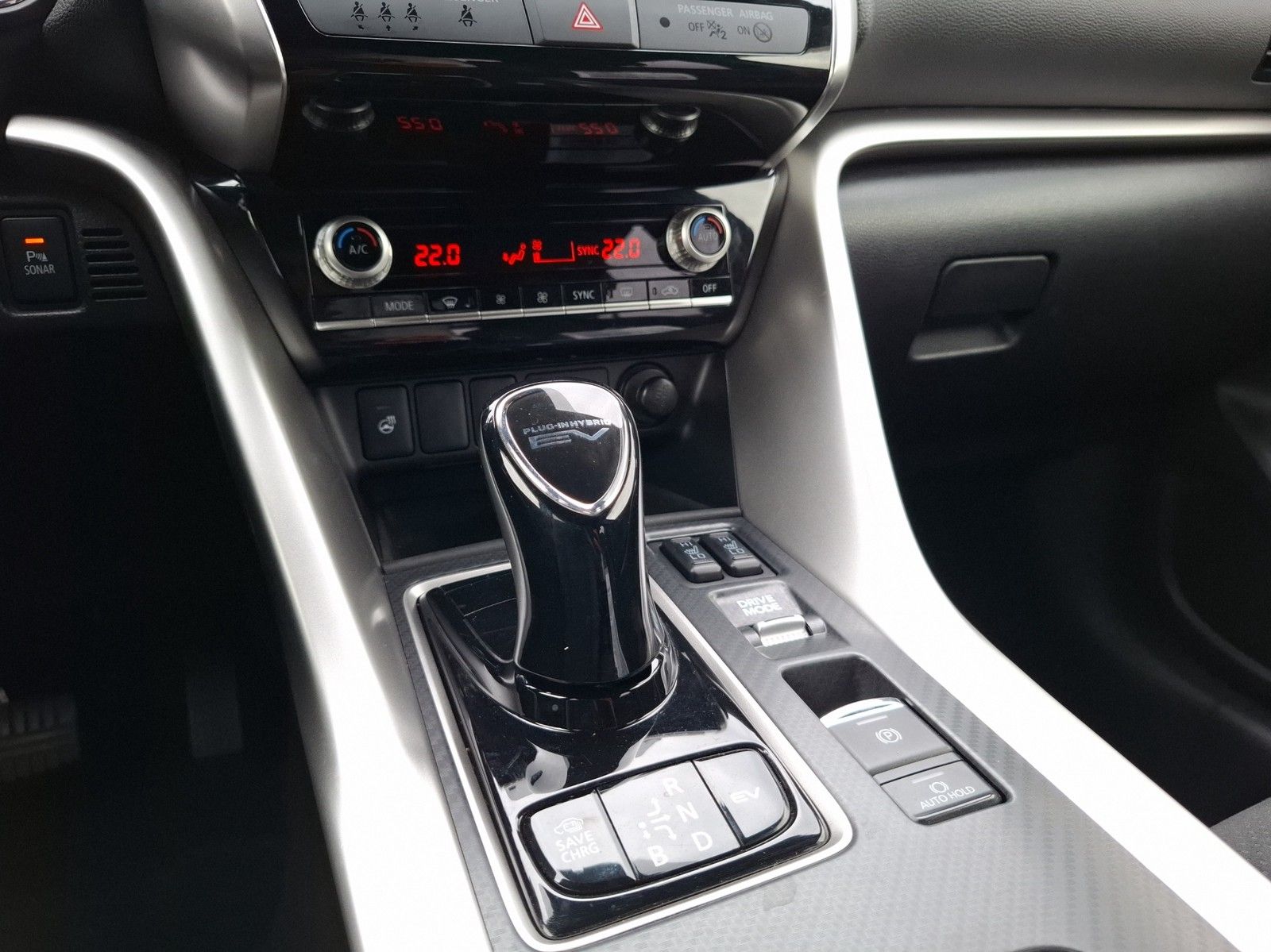 MITSUBISHI Eclipse Cross 2.4 Intro Edition Hybrid 4WD / AUT - Image 14
