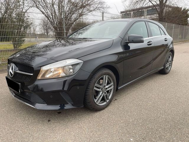 Mercedes-Benz A -Klasse A 180d Style KAMERA NAVI PDC gepflegt!