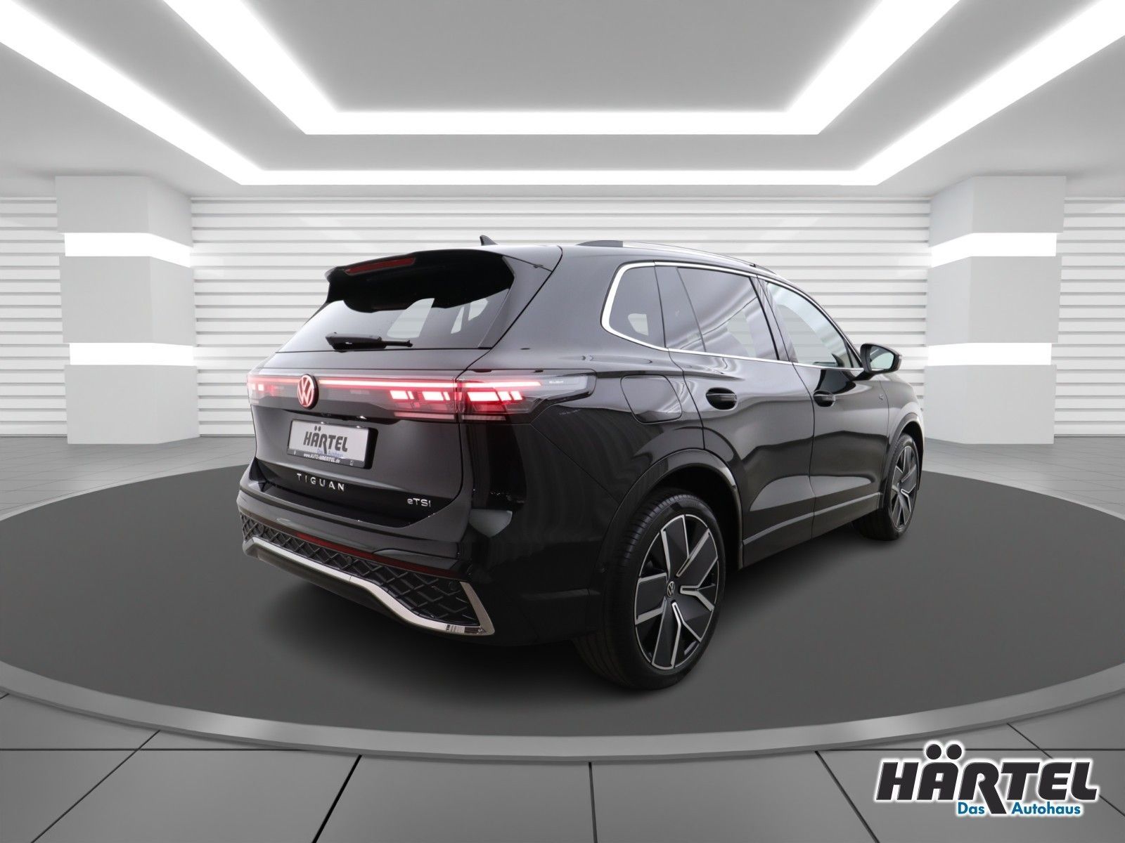 Volkswagen TIGUAN R-LINE 1.5 ETSI DSG (+ACC-RADAR+NAVI) LED imagem 3