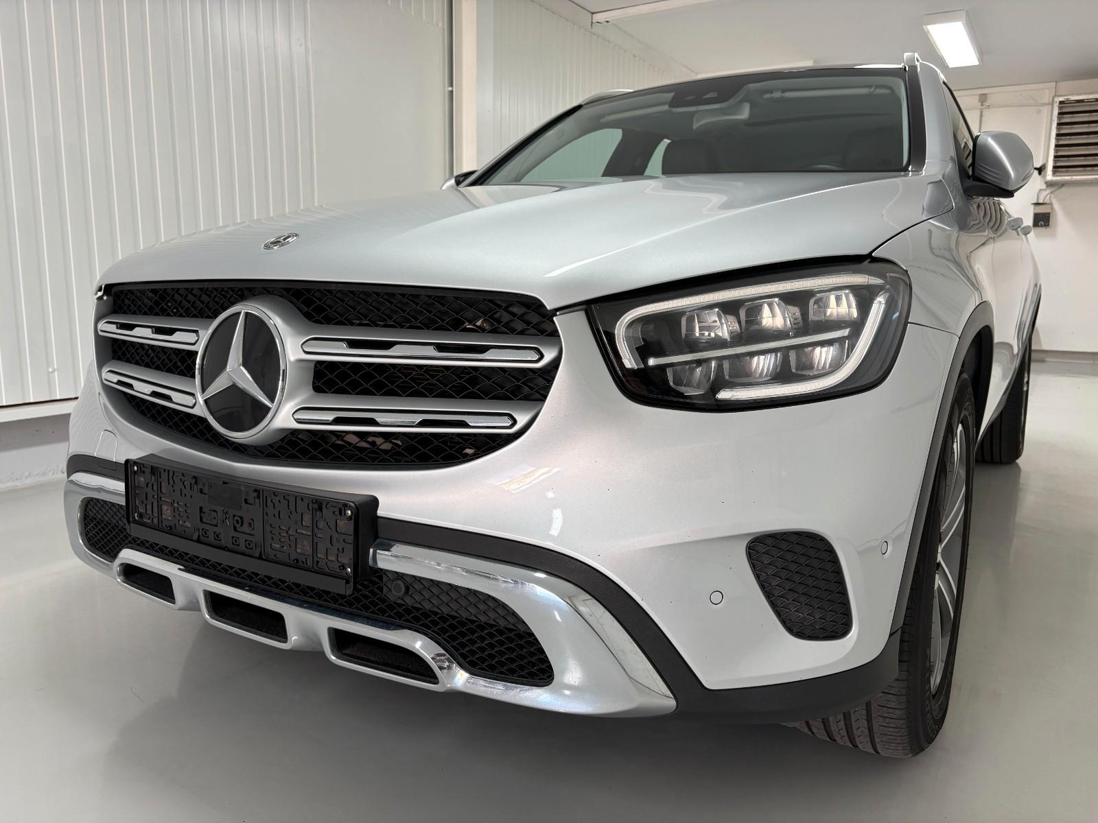 Mercedes-Benz GLC 300 d 4Matic/Leder/Navi/Pano/18"