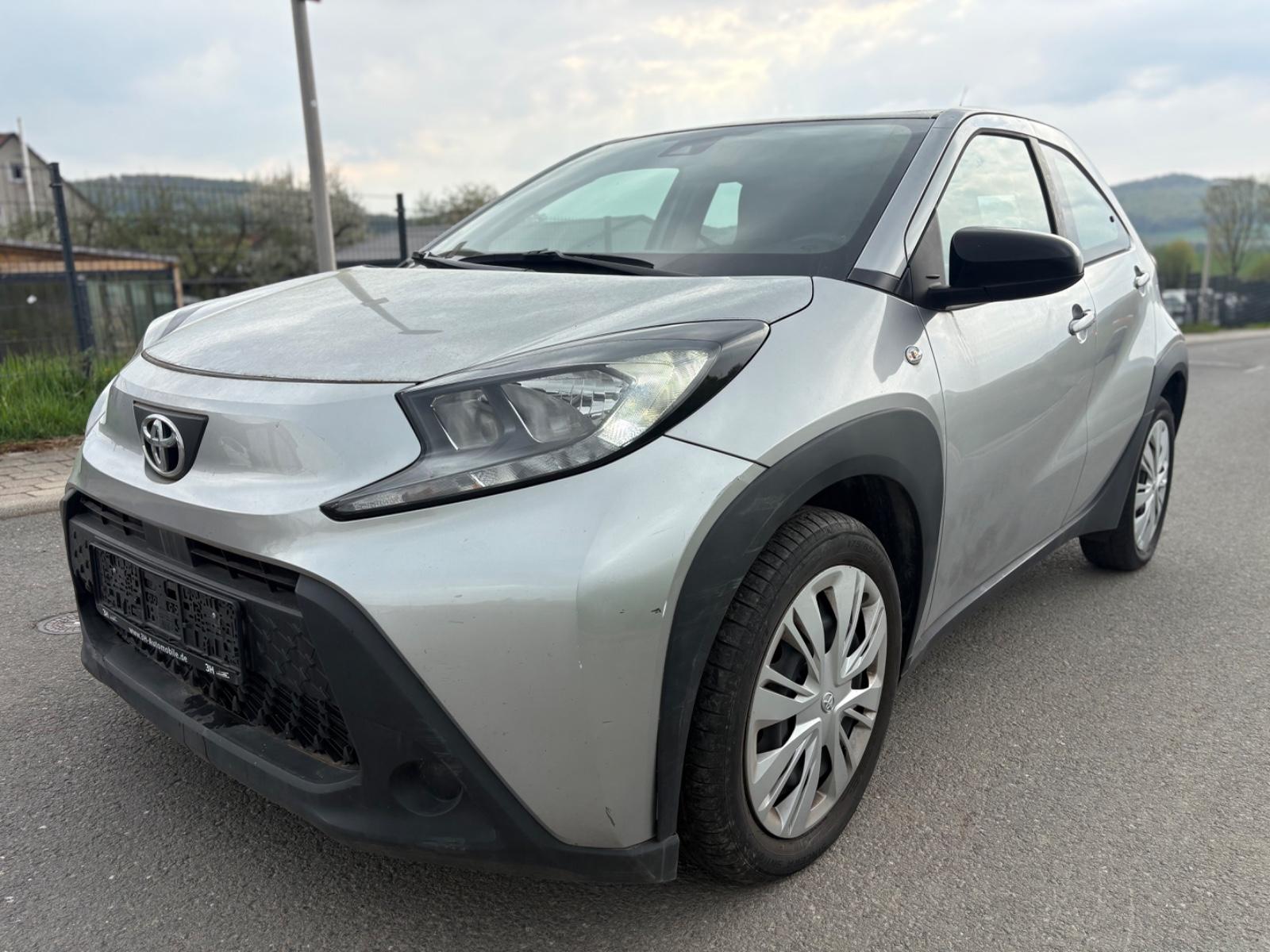 Toyota Aygo (X) 1.0 KAMERA*KLIMA*NAV*TEMPOMAT*LANEASSi*