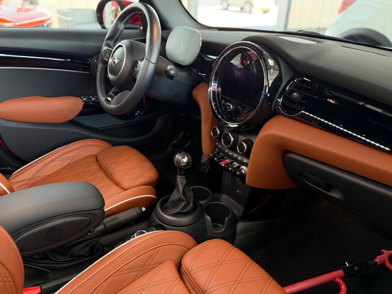 Fahrzeugabbildung MINI COOPER 1.5 5-trg.  John Cooper Works Trim