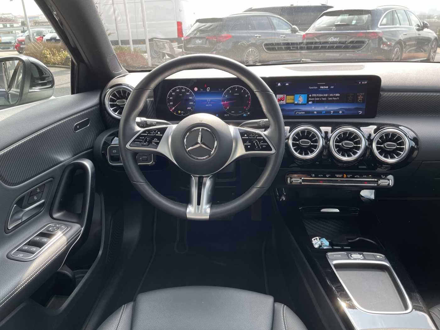 Fahrzeugabbildung Mercedes-Benz A 200 Progressive Pano+R-Kamera+LED+ MBUX+Lenkra