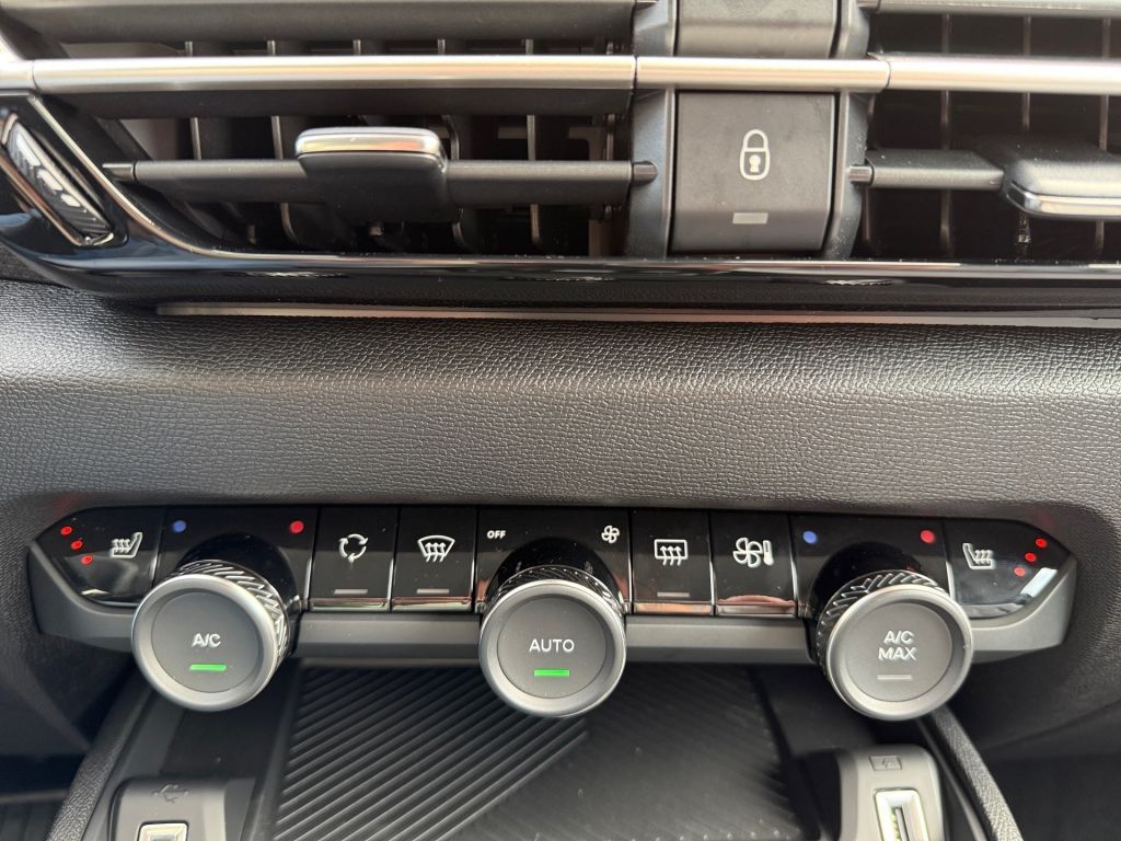 Fahrzeugabbildung Citroën C4 Hybrid 145 MAX