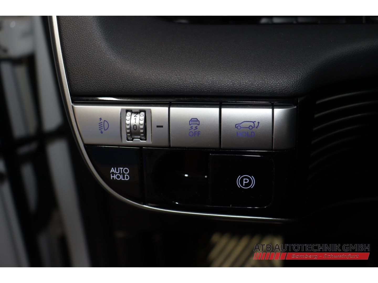 Fahrzeugabbildung Hyundai IONIQ 5 UNIQ 77,4kWh Batt. SOH98,1% 4WD HUD El.