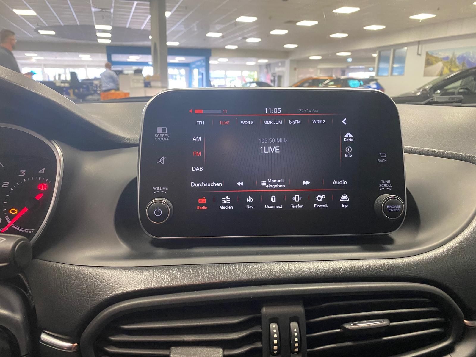 Fahrzeugabbildung Fiat Tipo 1.4 16V Turbo Lounge APP+KLIMA+PDC+NAVI+SIT