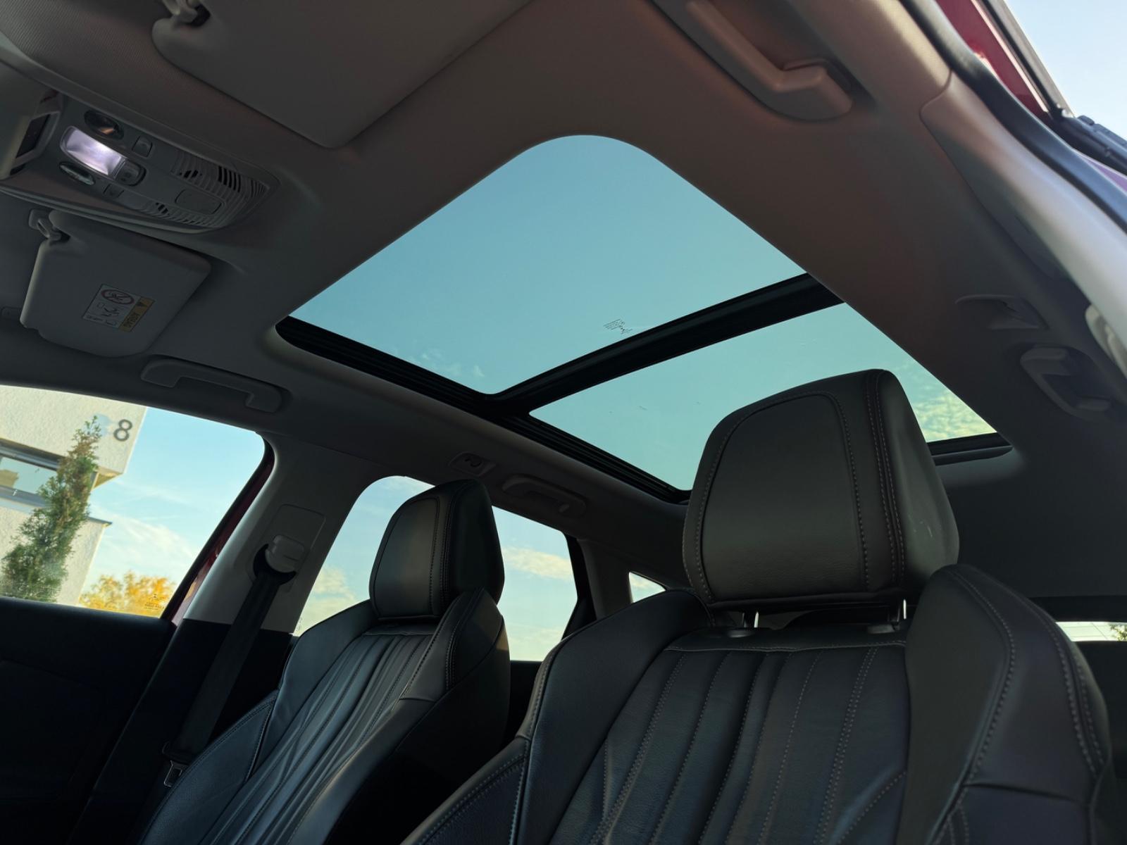 Peugeot 3008 KAMER-360°/LEDER/PANO/KeyLess/AHK+