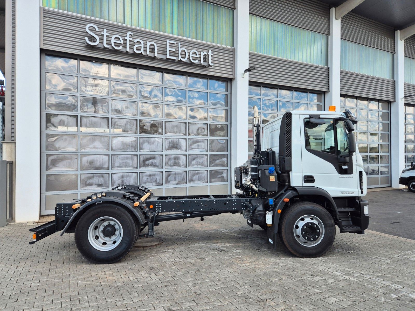 Fahrzeugabbildung Iveco Eurocargo ML160E25/P EVI_E 4x2 RHD Rechtslenker