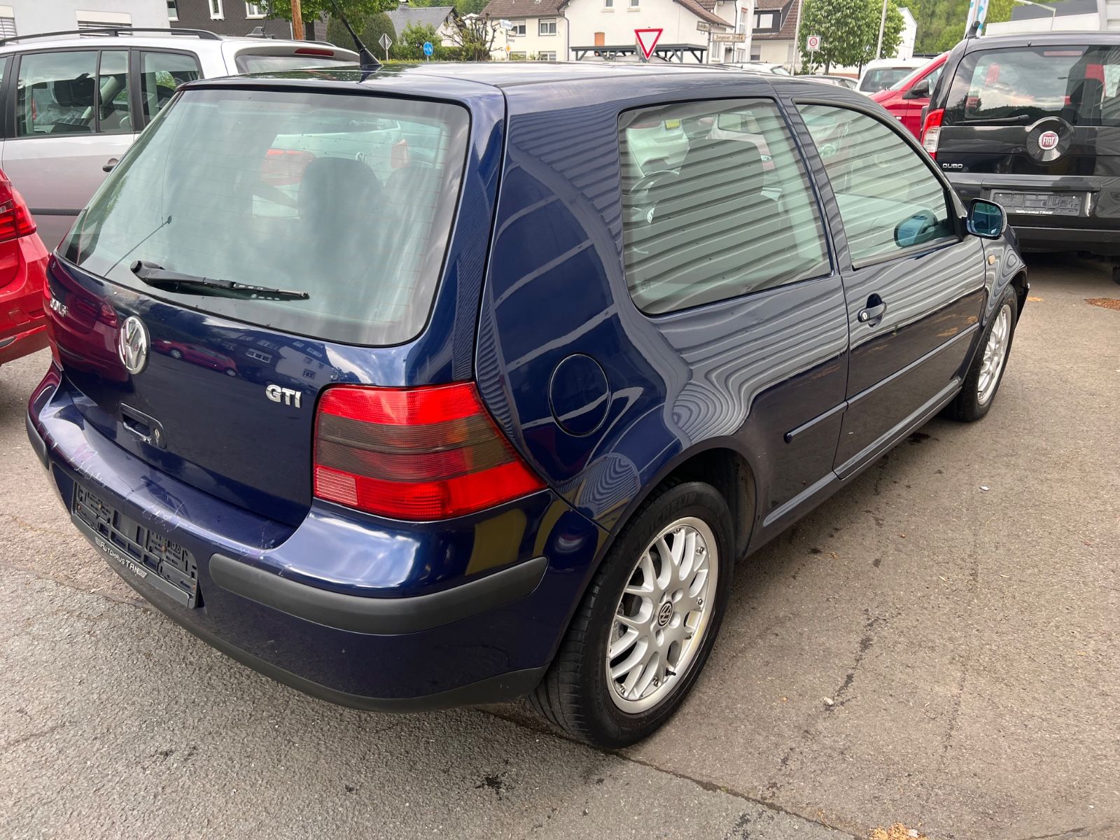 Fahrzeugabbildung Volkswagen Golf 1.8T GTI *2.HAND*RENTNER*