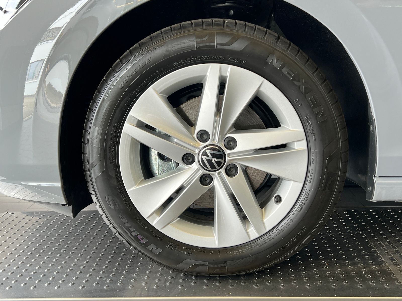 Fahrzeugabbildung Volkswagen Golf VIII Life 1.0 TSI *LED, ACC, Ready2Discover