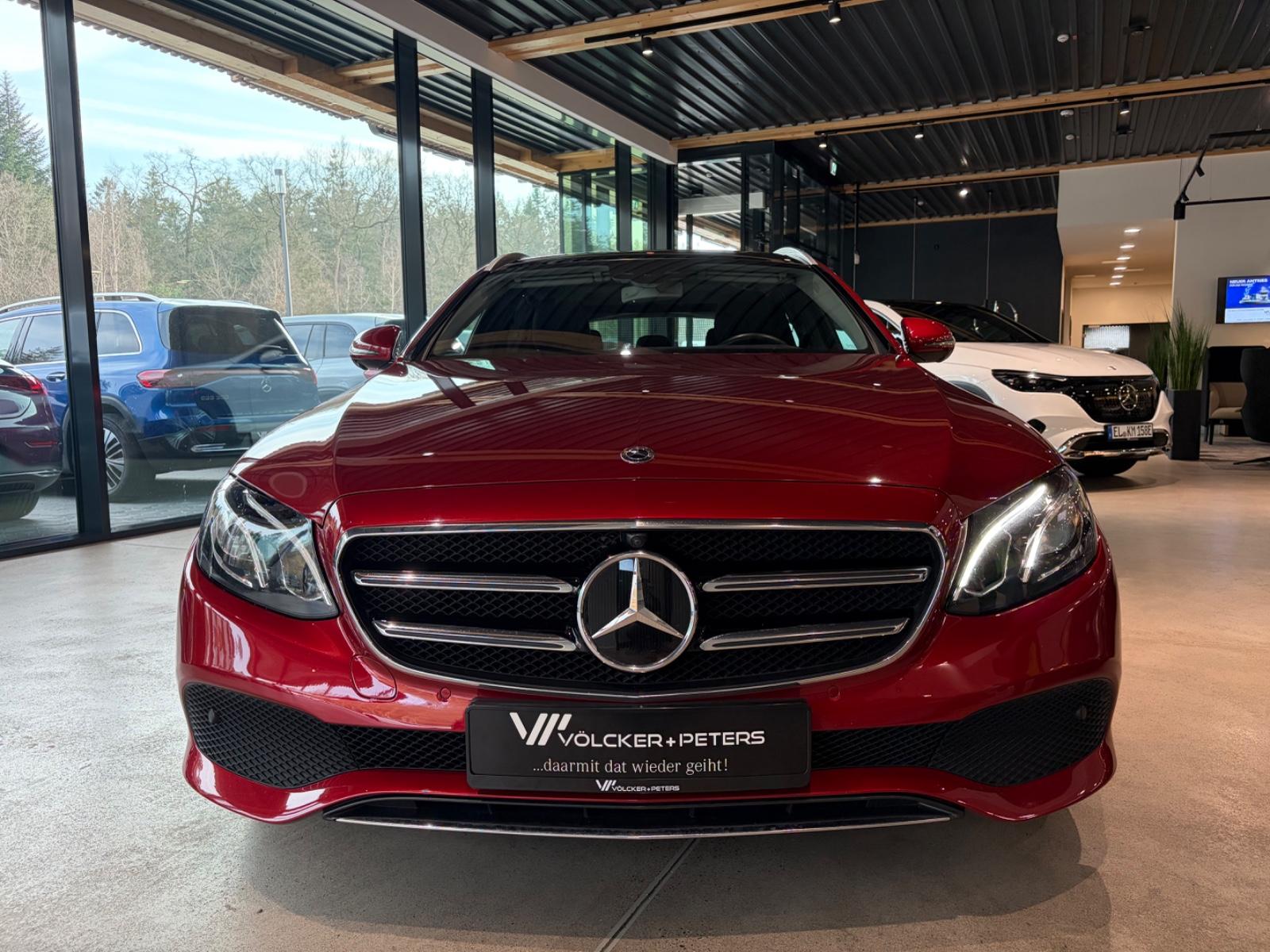 Mercedes-Benz E 300 d T+STANDH.+WIDESCREEN+AHK+DISTR+PANO+360°