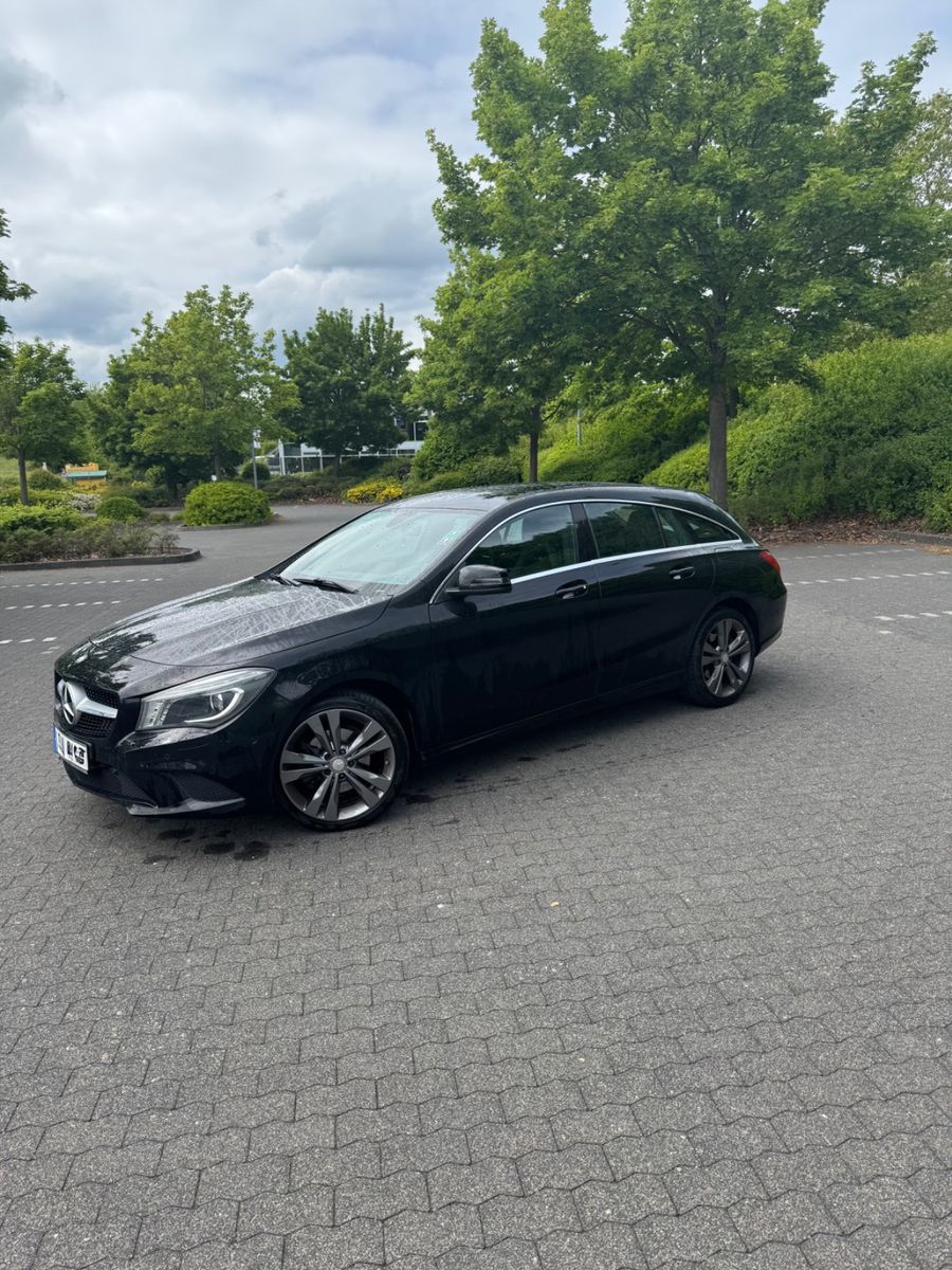 MERCEDES-BENZ CLA 180 Shooting Brake