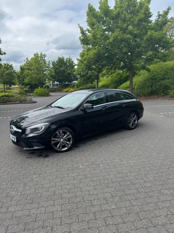 MERCEDES-BENZ CLA 180 Shooting Brake