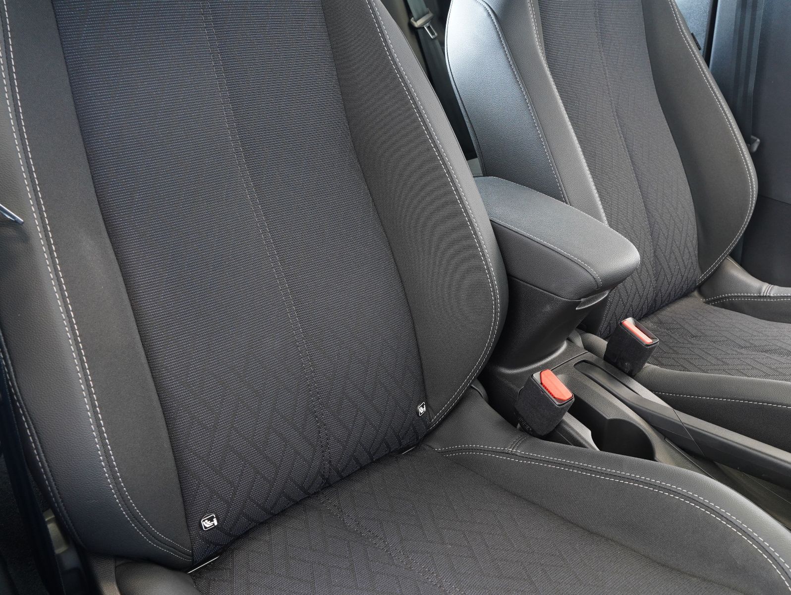 Fahrzeugabbildung Opel Corsa F 1.2 Turbo Elegance DAB/LED/PDC/SHZ