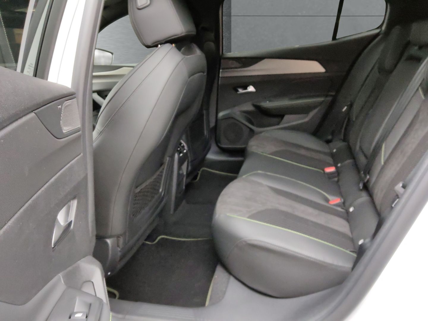 Peugeot 408 - Bild 9