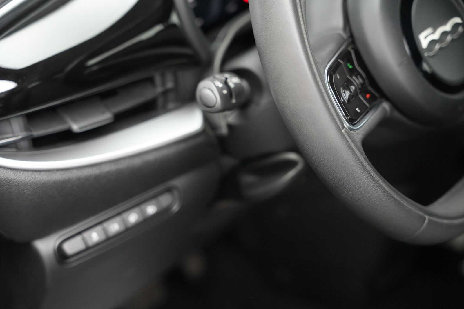 Fahrzeugabbildung Fiat 500 Icon 42 Kwh *KeylessEntry*Navi*LED*Kamera