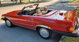 Mercedes-Benz SL 560 - rote Mercedes-Benz SL 560