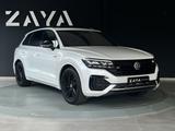 Volkswagen Touareg 3.0 TDI R-Line Black*VIRTUAL*PANO*LUFT* - Volkswagen Touareg: Black