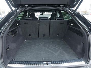 Audi Q8 - 12