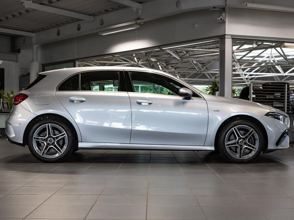 Mercedes-Benz A 250 e , AMG KAMERA SPUR STANDH PDC SHZ