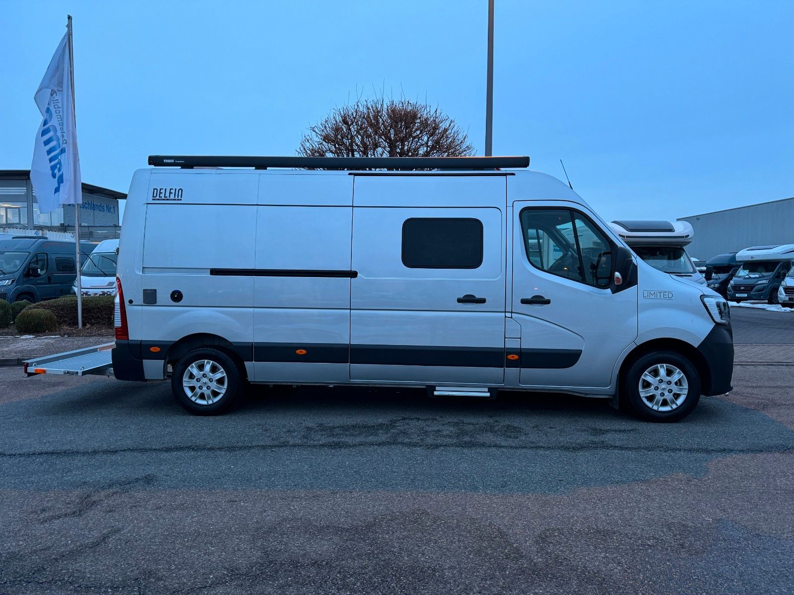 Fahrzeugabbildung Bürstner Delfin C 621 Limited - Garantie - Motorradbühne!