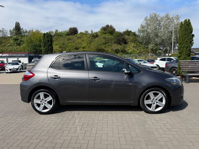 Toyota Auris Club