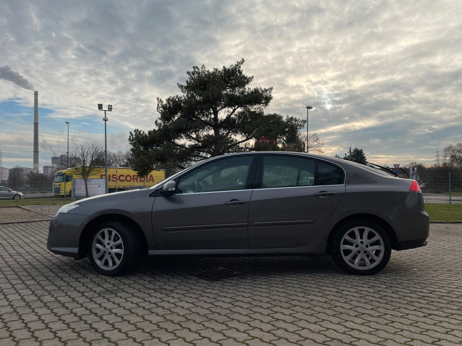 Fahrzeugabbildung Renault Laguna III Dynamique