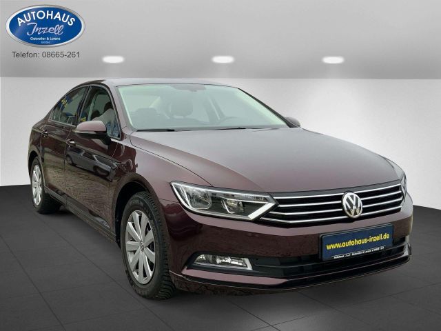 Volkswagen Passat Trendline, SHZ, Front Assist, Einparkh. v