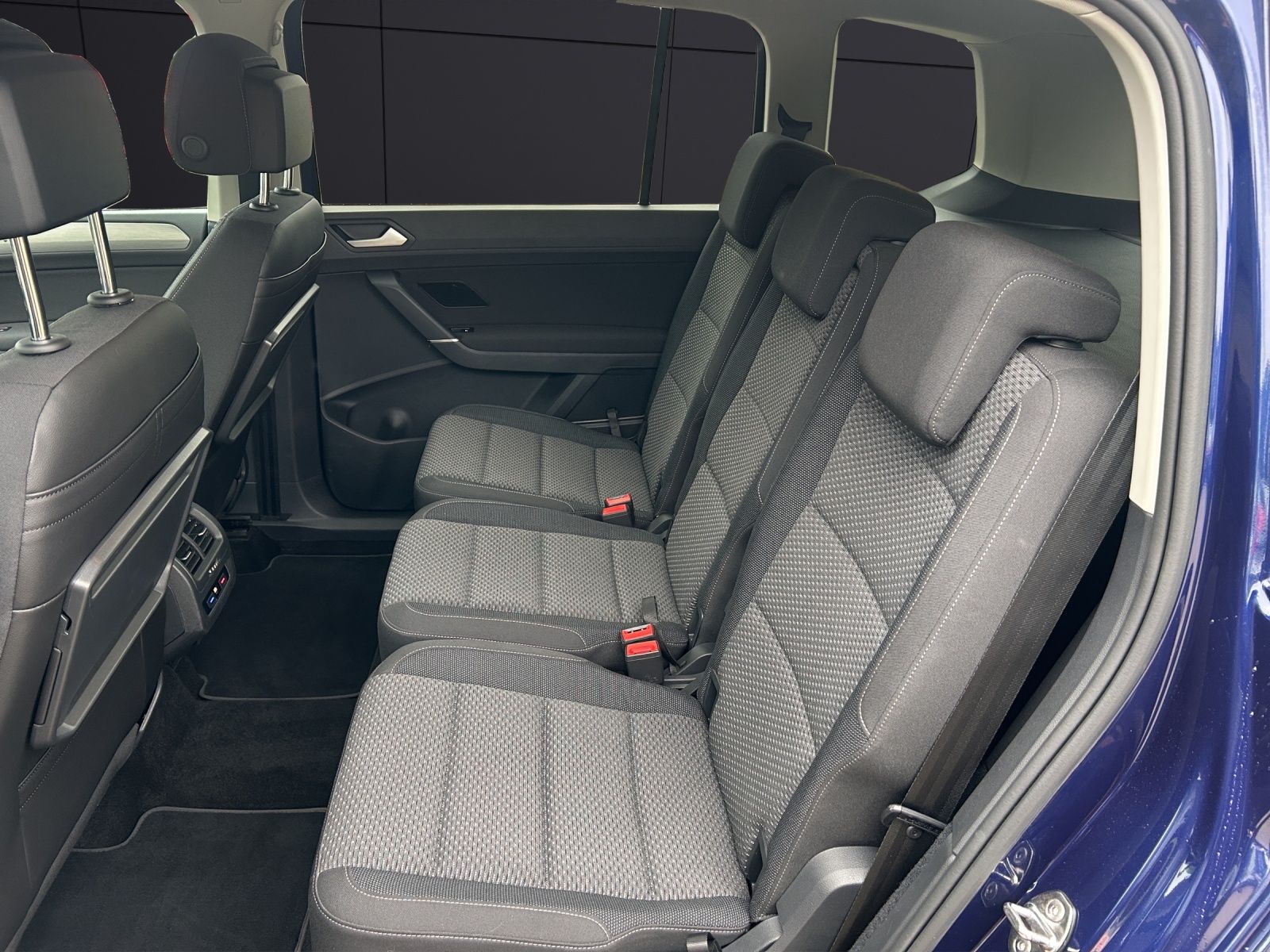 Fahrzeugabbildung Volkswagen Touran TDI Comfortline Navi PDC SH LM