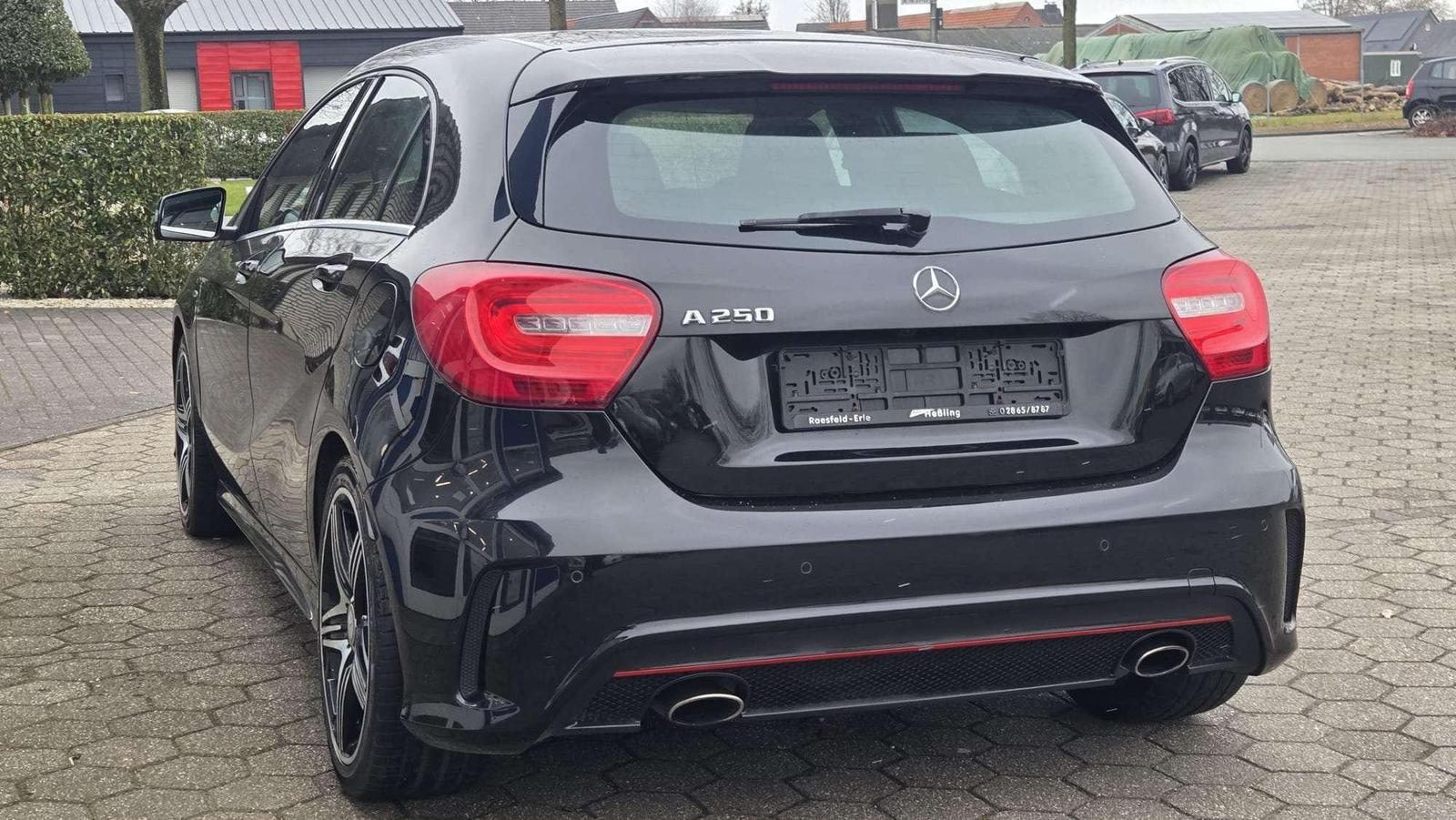 Mercedes-Benz A 250 A 250 Sport AUT Panorama DISTRONIC LEDER